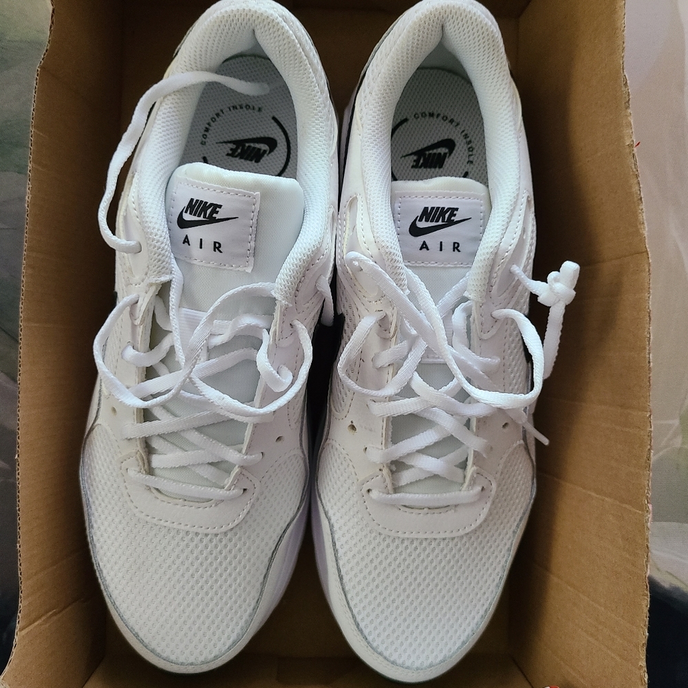 New Woman NIKE AIR MAX